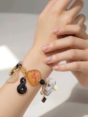 Bamboo Agate And Onyx And Clear Qarts Mix Luxury Charms Bracelet